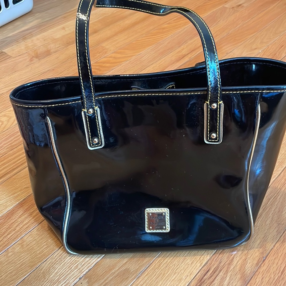 Dooney &  Bourke black shoulder strap purse